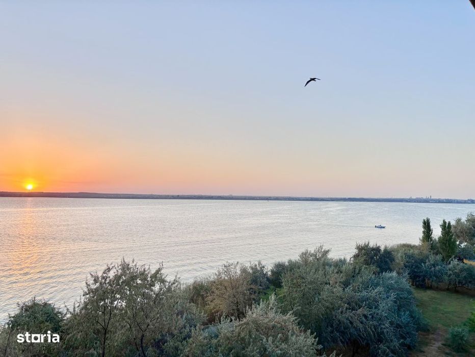 Apartament 2 camere, vedere frontala catre lac - termen lung