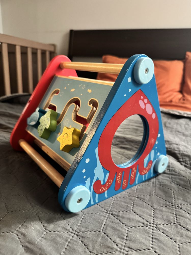 Дървена играчка Hape Activity box
