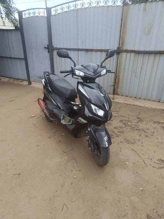 Продам скутер м8 про