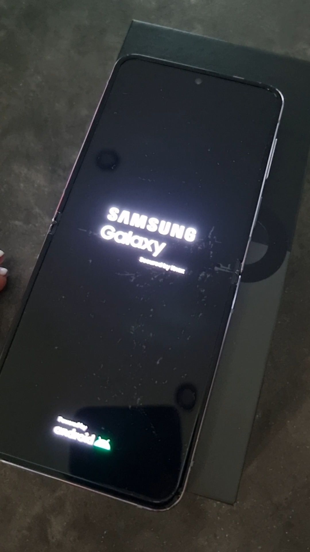 Samsung z flip 4 лилав