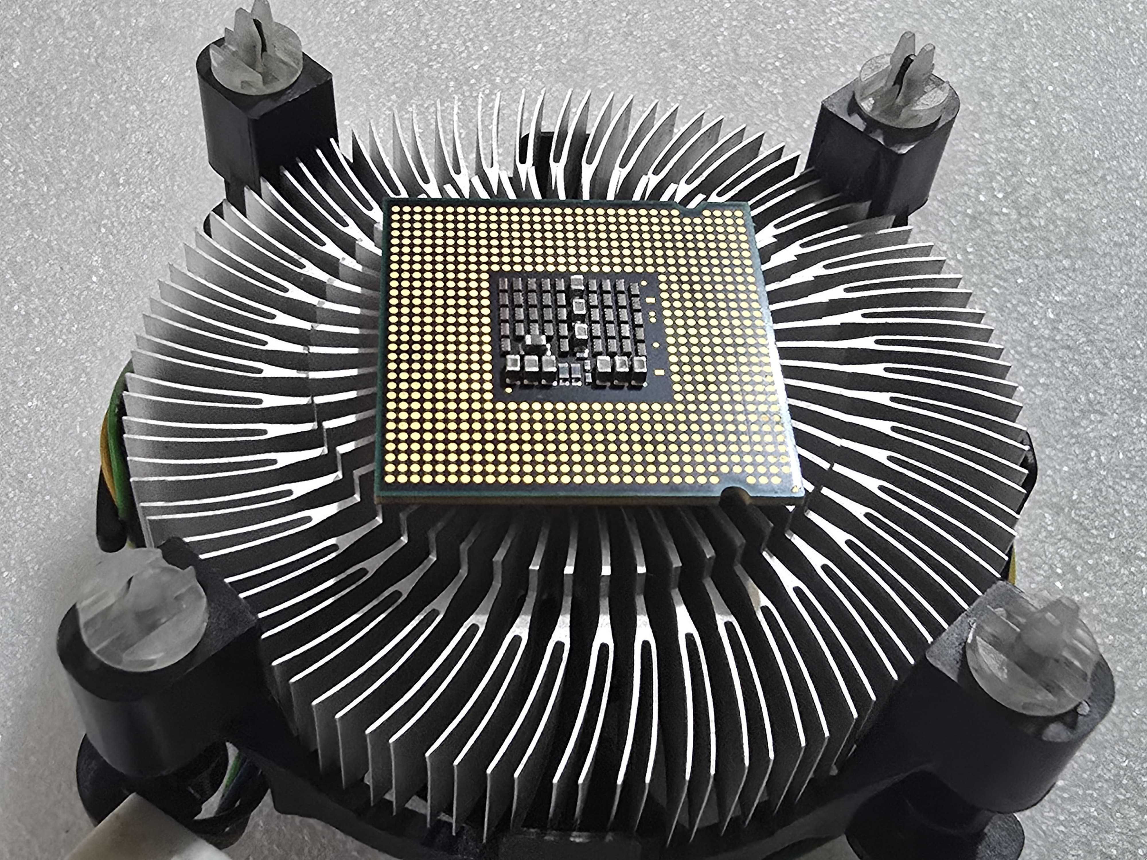 Procesor Intel Core 2 Quad Q6600  2.4Ghz  8Mb  1066Mhz LGA775, box