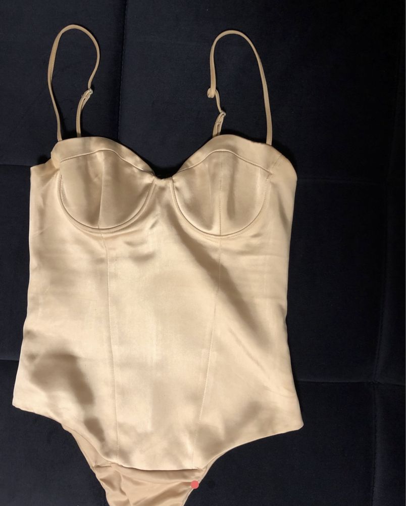 Топ Zara в цвят шампанско