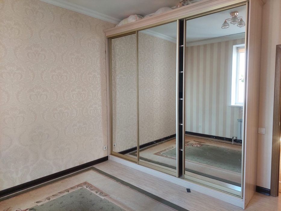 Продаю мебель по договорной цене.