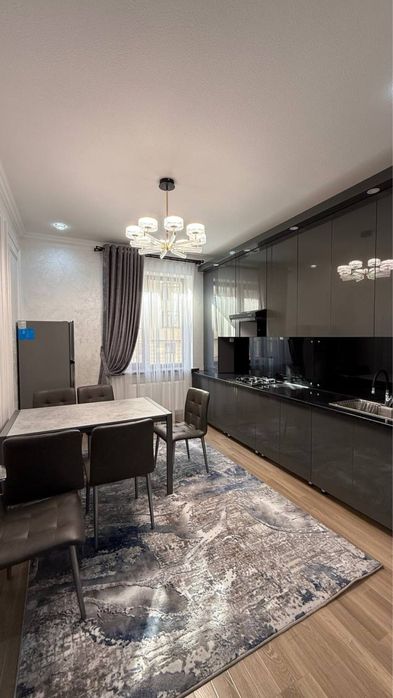 Продается 3 ком. Квартира площадью 105 кв.м. По ул. Рудаки ор. Караван