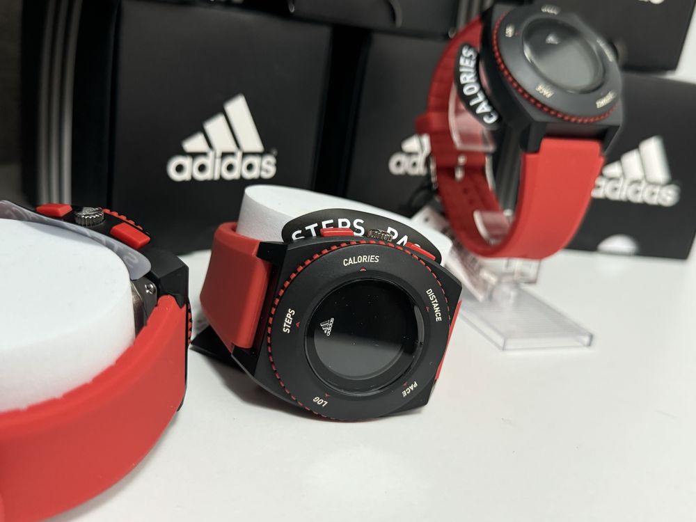 Adidas Spring Red часовник
