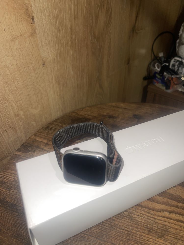 Apple watch часовник