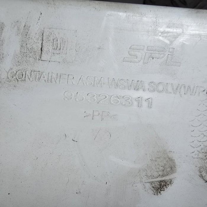 Vas lichid parbriz cu senzor nivel Opel Mokka 1.6 CDTI