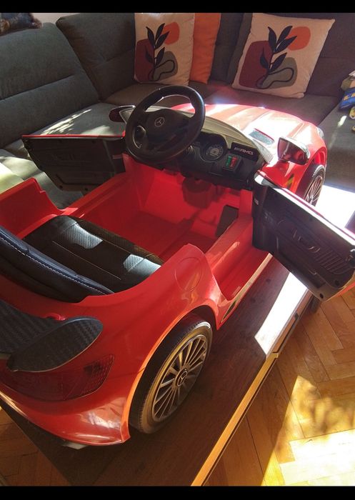 Акумулаторна кола MERCEDES GT с меки гуми