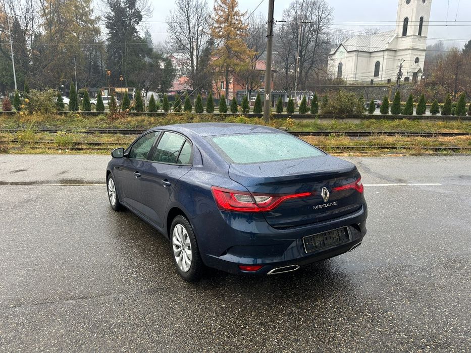 Renault Mégane Sedan ZEN TCe 114 GPF – 2021 | 45.000 km | Stare imp