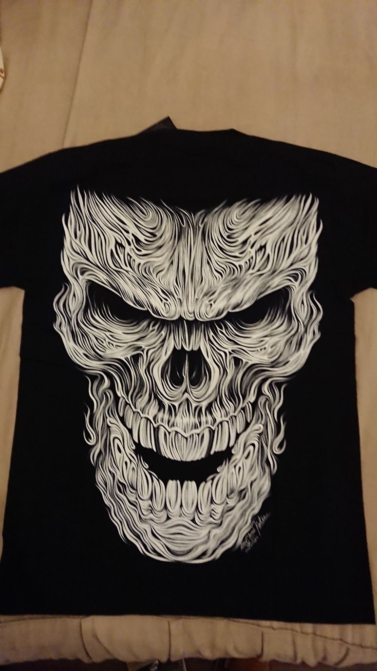 Tricou Craniu glow in the dark 3D print fata verso