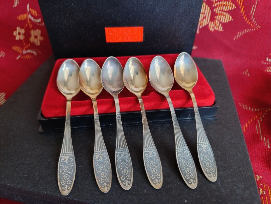 Мельхиоровые чайные ложки ,старинные,в полной упаковке