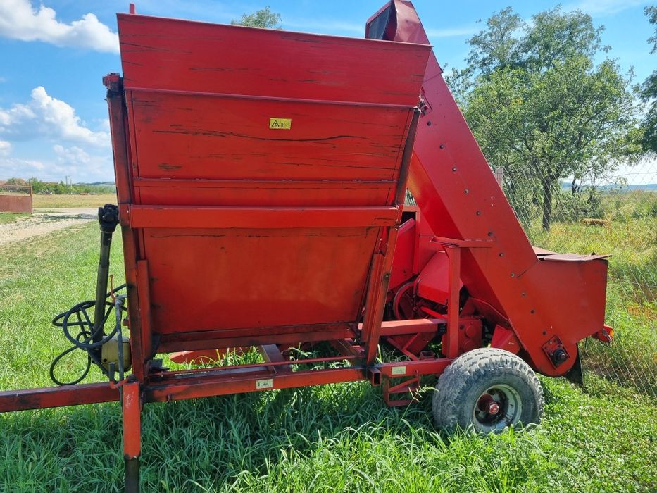 Vând culegator porumb sip tornado 40