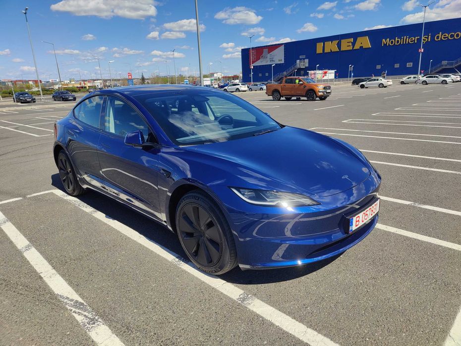 Tesla model 3 highland 2024 SR 27000 km albastru cu interior negru