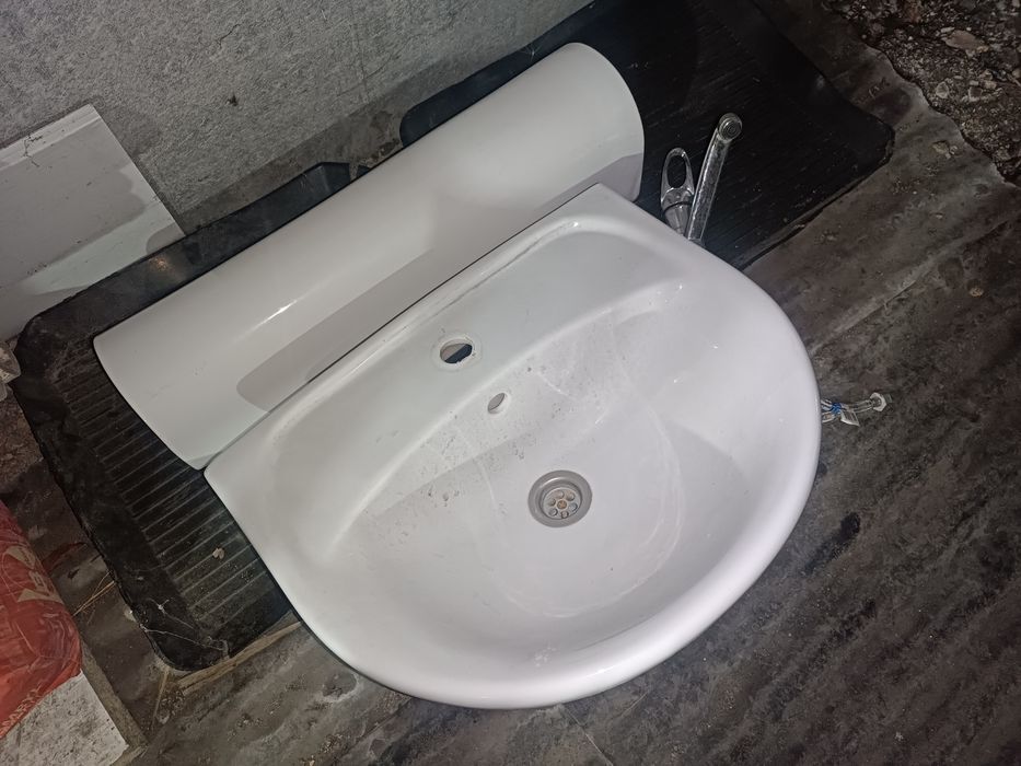 Раковина со стойкой