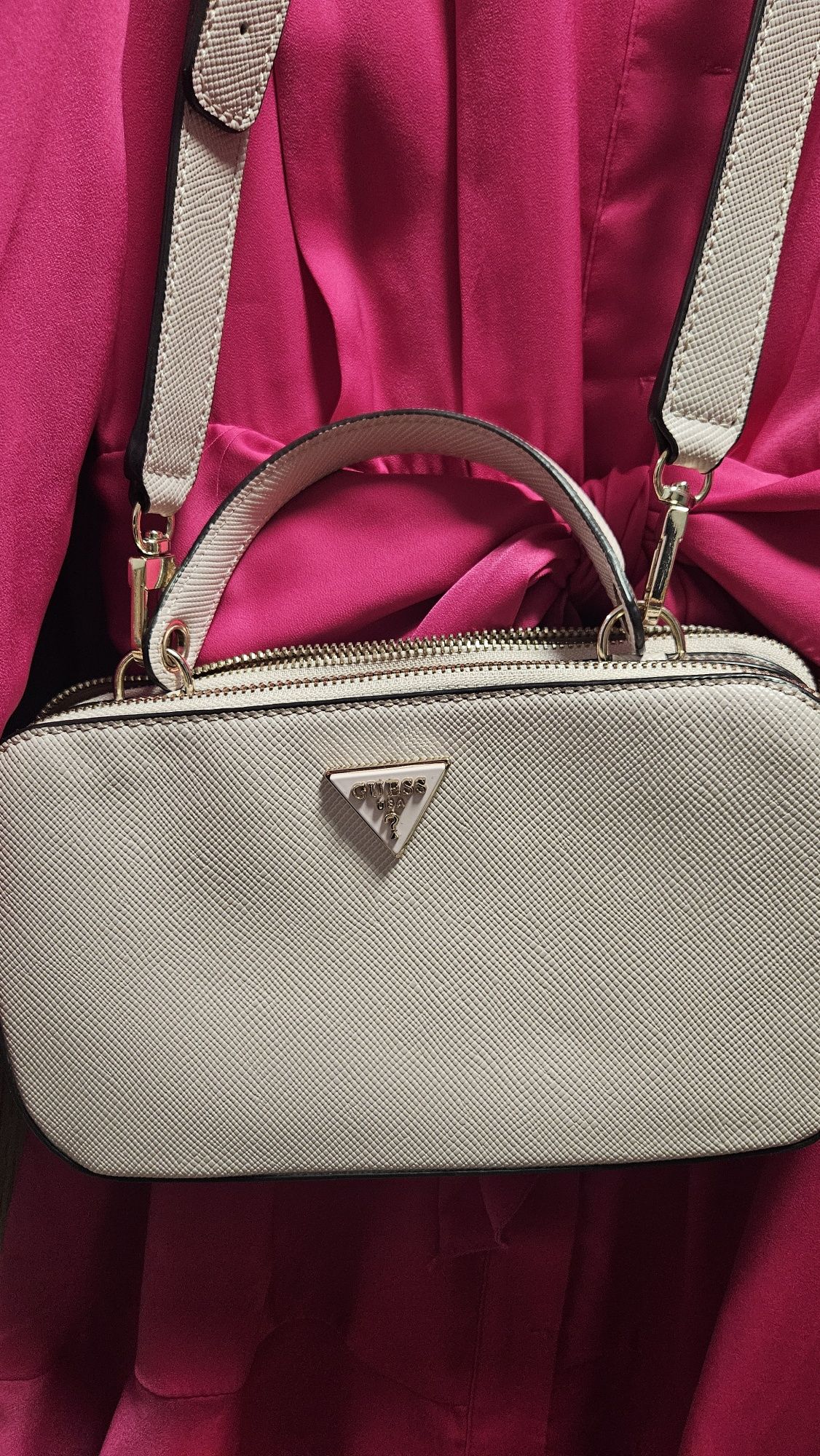 Чантичка Guess, еко кожа