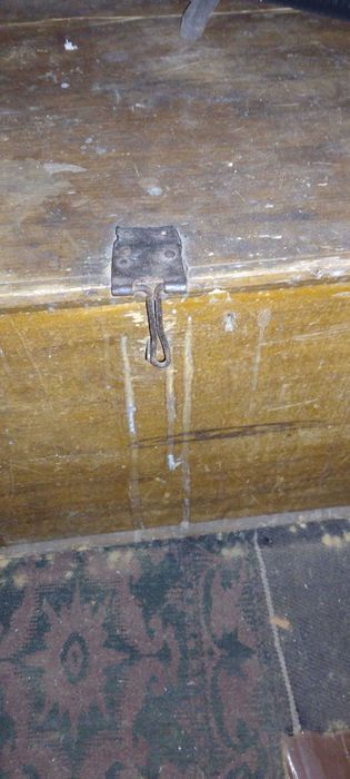 Стар 100 годишен дървен сандък антика!