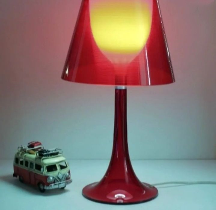 Червена настолна лампа, нощна лампа