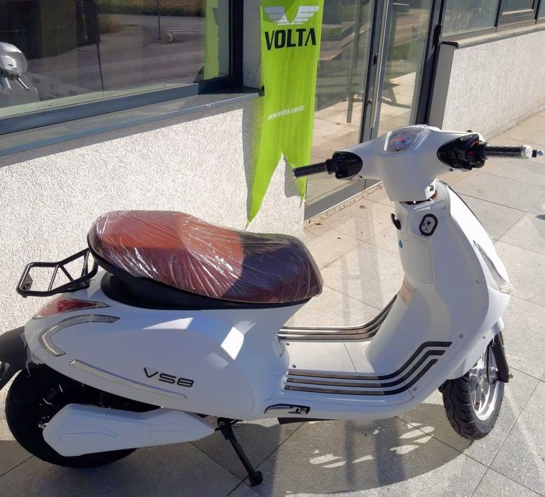 Scuter electric VOLTA VS8, 72 V, 3000-5000W, puțin rulat