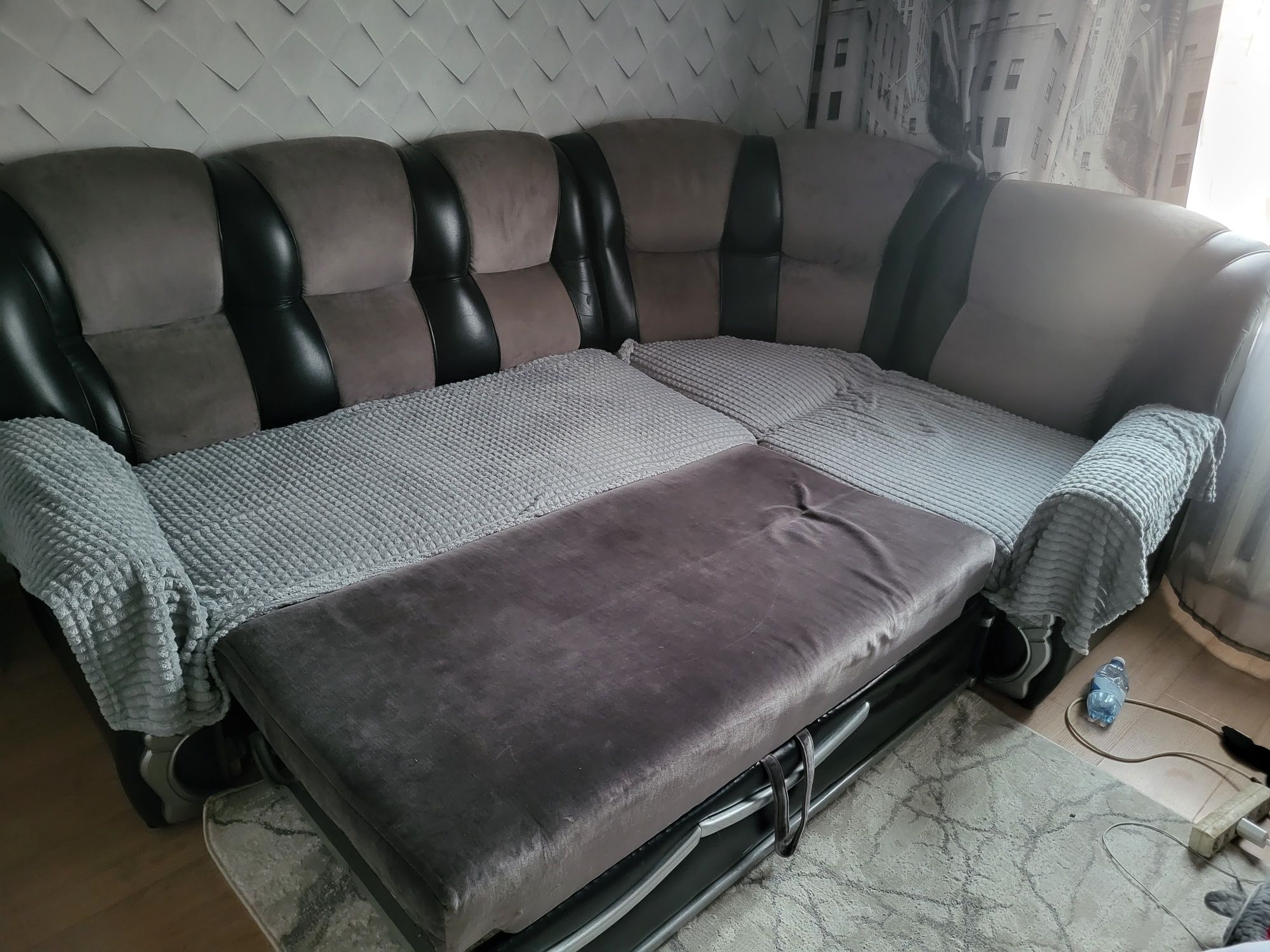 Диван угловой , раздвижной