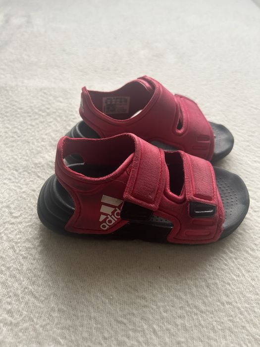 Сандалети adidas