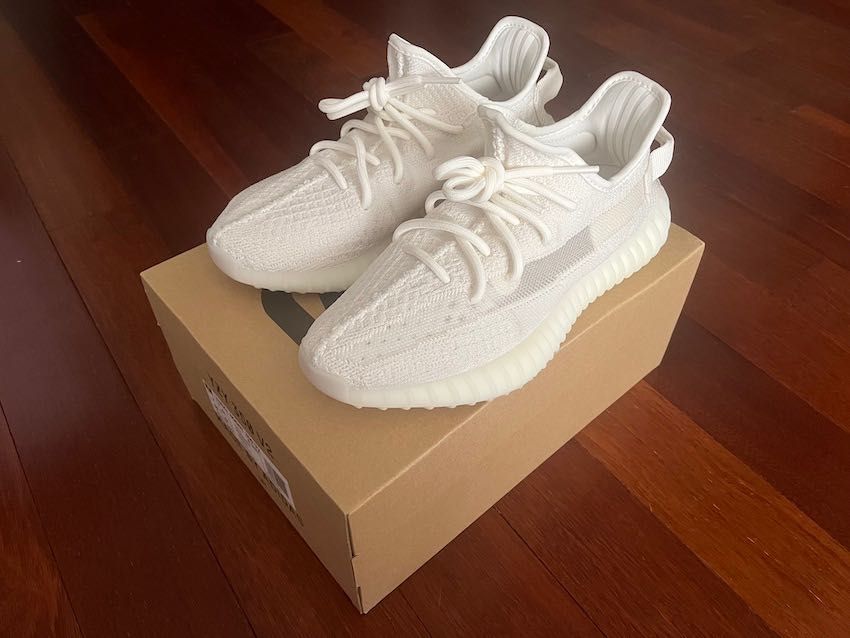 Нови, оригинални маратонки Adidas Yeezy Boost 350 V2 bone, размер 40