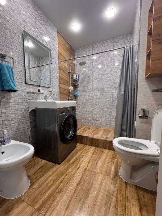 Новостройка Паркентский 3-х ком 3/7/8 80м2 С ремонтом