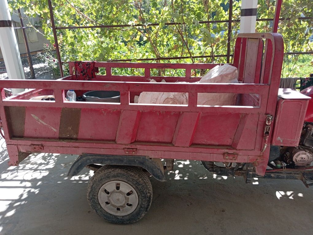 Mototsikl sotildi holati yaxshi