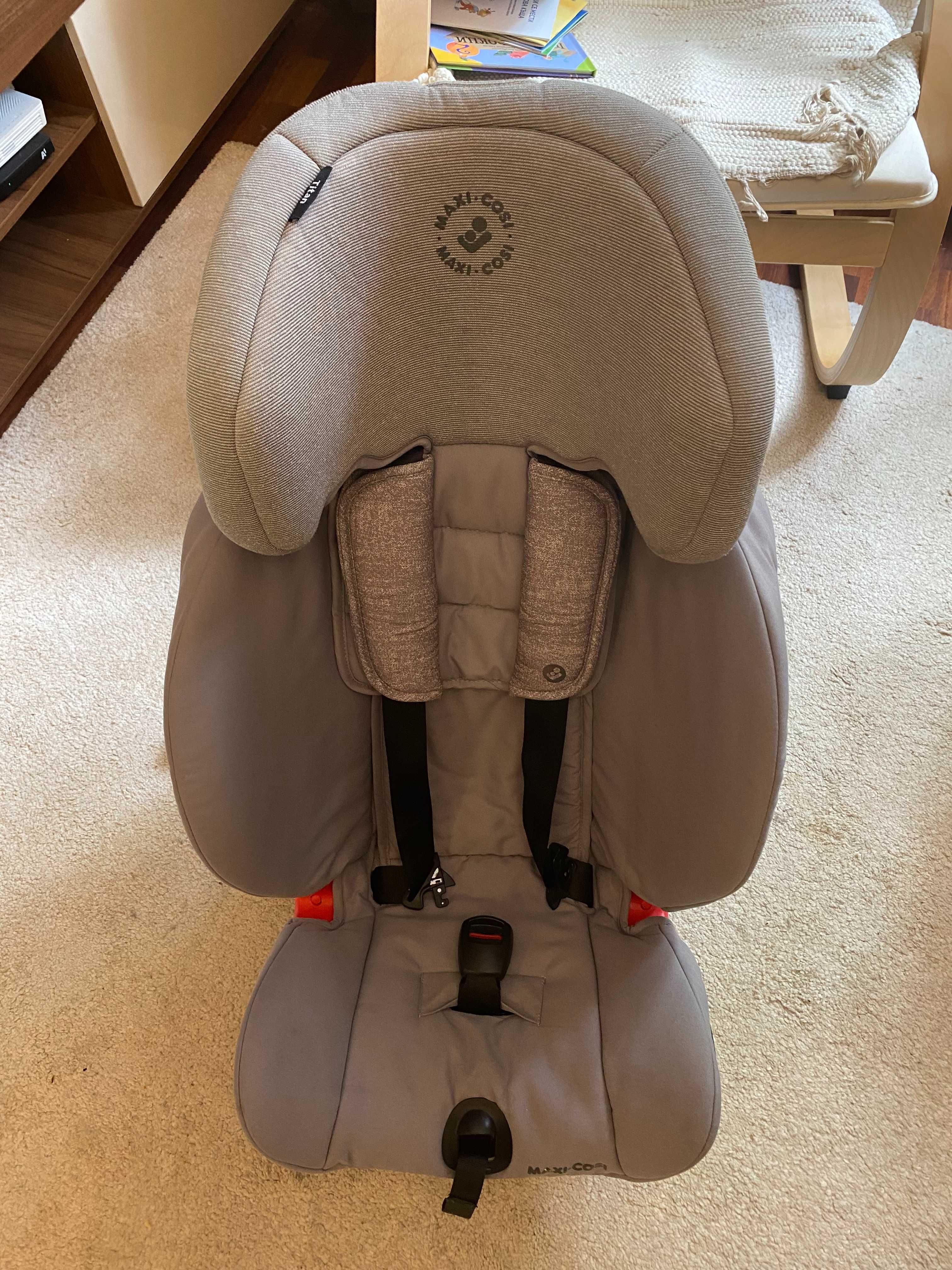 Столче за кола Maxi Cosi Titan Plus * 9м - 12г * 9 - 36 кг * Като ново