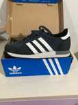 Маратонки Adidas 40