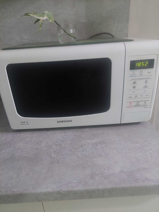 Продам микроволновку б/у