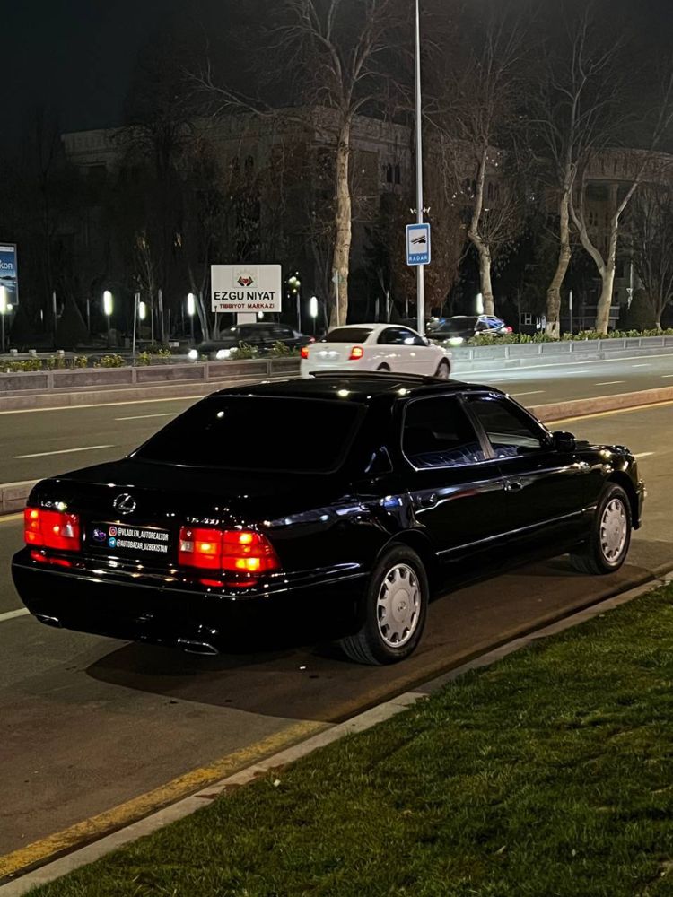 •Lexus LS400 (Редкий экземляр)•
