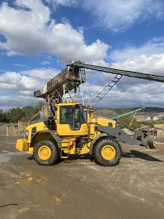 Vand sau inchiriez Incarcator frontal VOLVO L 70 H