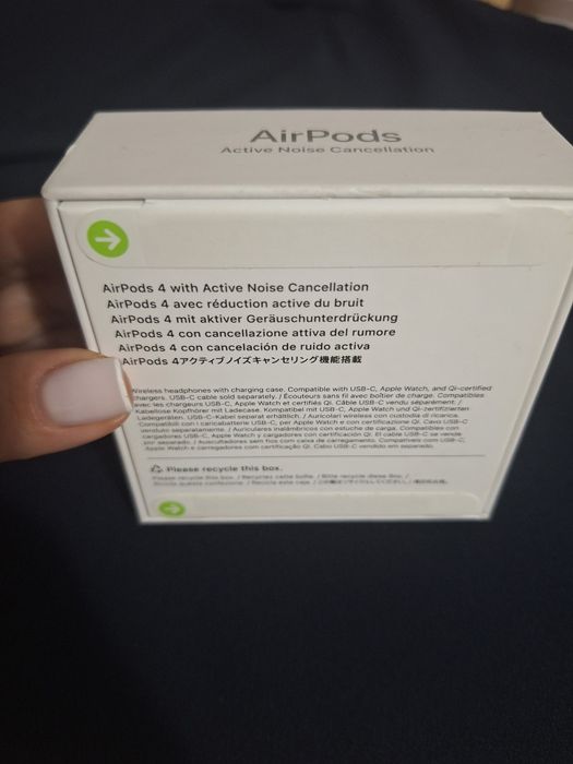 Casti AirPods 4 sigilate