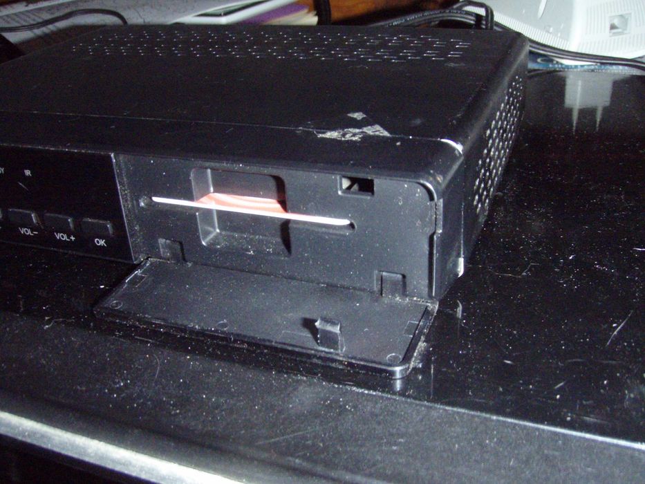 Receptor satelit SD (fara HDMI) Kaon KSF-ES270CO Focus Sat + cartela