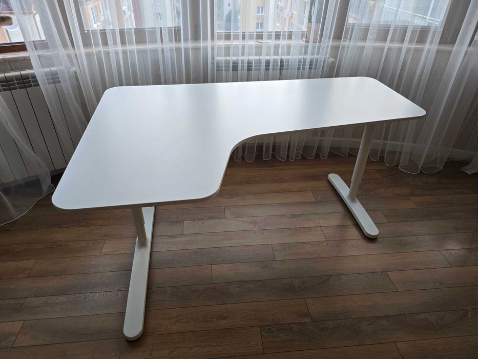 Бюро Ikea Bekant 160/110