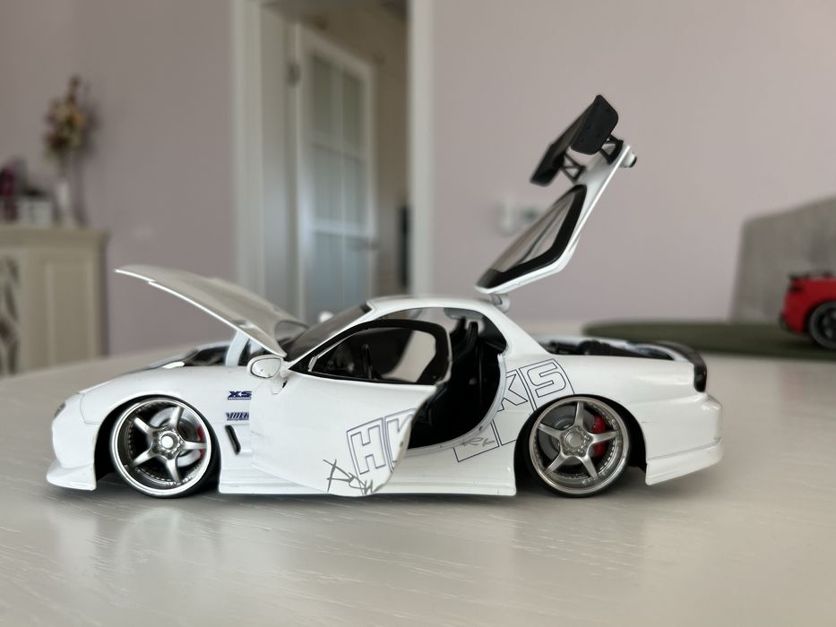 Jada macheta Mazda RX7 scara 1/24 din filmul Fast and Furios