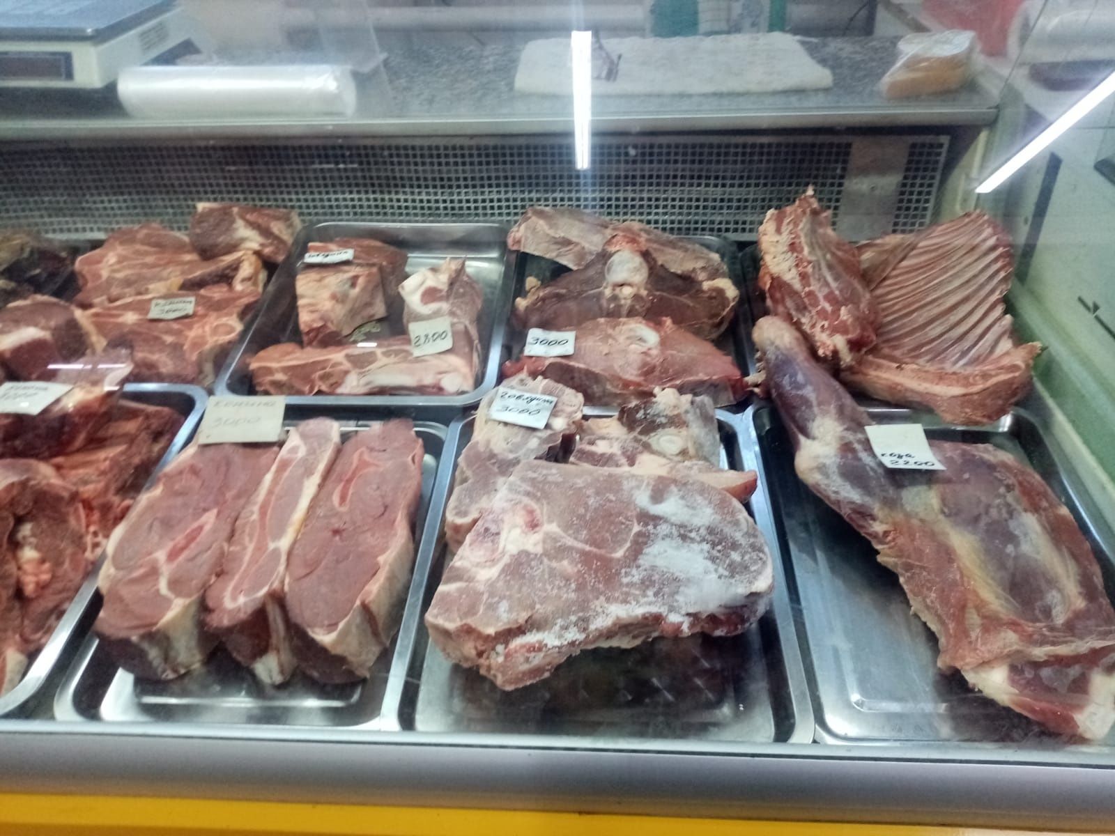 Продаётся мясной отдел.