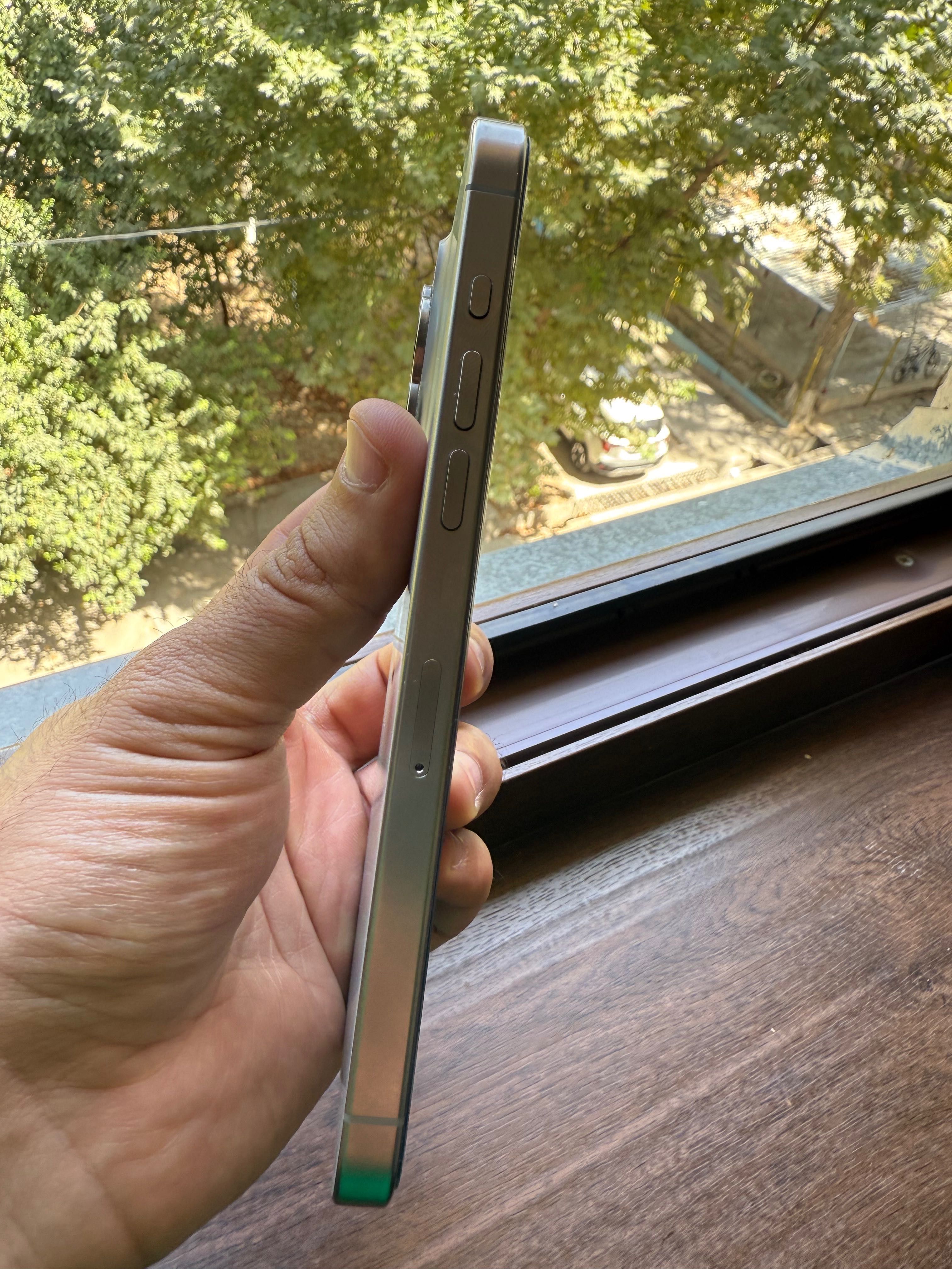 I phone 15 pro max 256