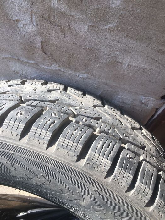 Зима шипы продам срочно хорошая 175,65,14