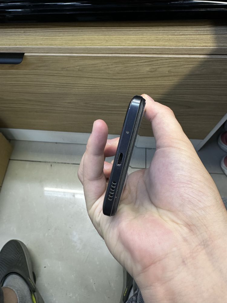 Redmi 12C  в хорошем состояни.