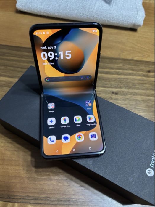 Motorola RAZR 50 ULTRA • 512 GB • 12 GB RAM • ca NOU • Garantie