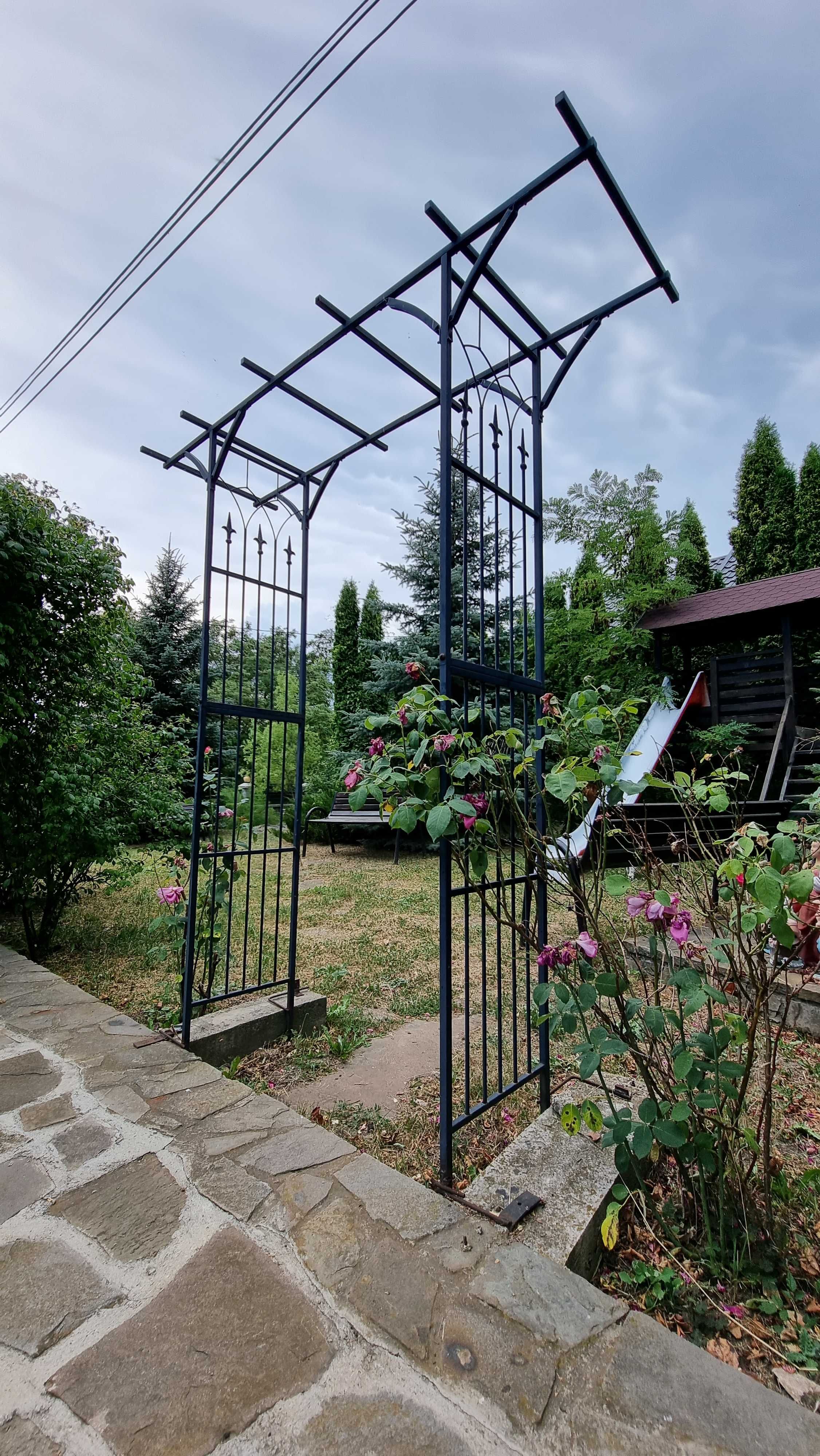 Vand Pensiunea Codrii de Arama