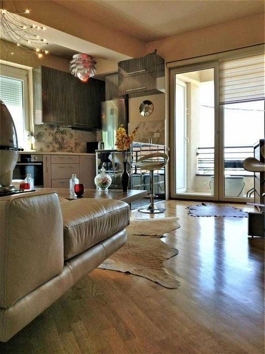 Дава се под наем Двустаен апартамент в София, Кръстова вада - 70 кв.м за 663 € - Снимка #2