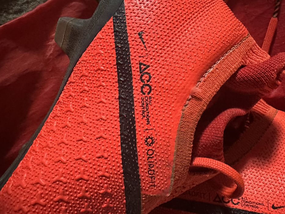 Ghete de fotbal Nike Phantom