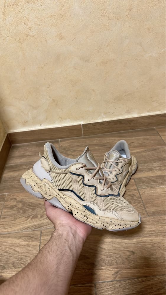 Adidas ozweego .