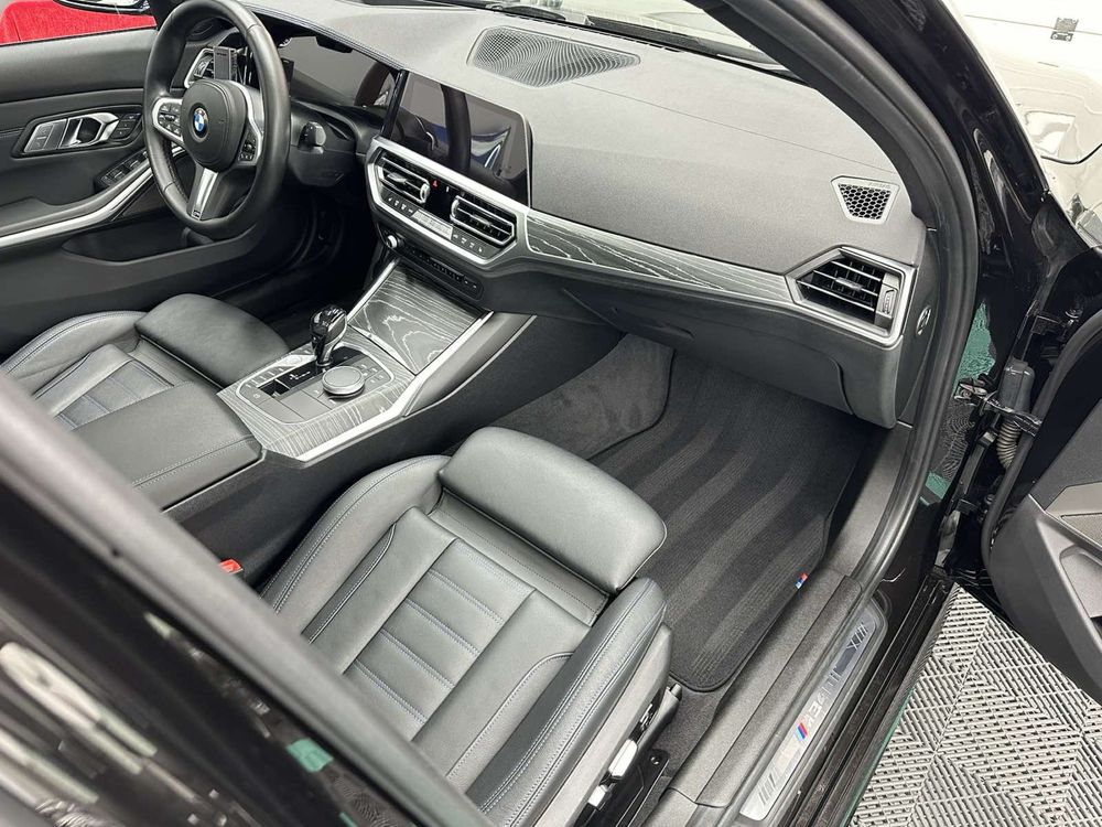 Луксозен превоз за сватби, абитуриенски и събития BMW M340i xDrive