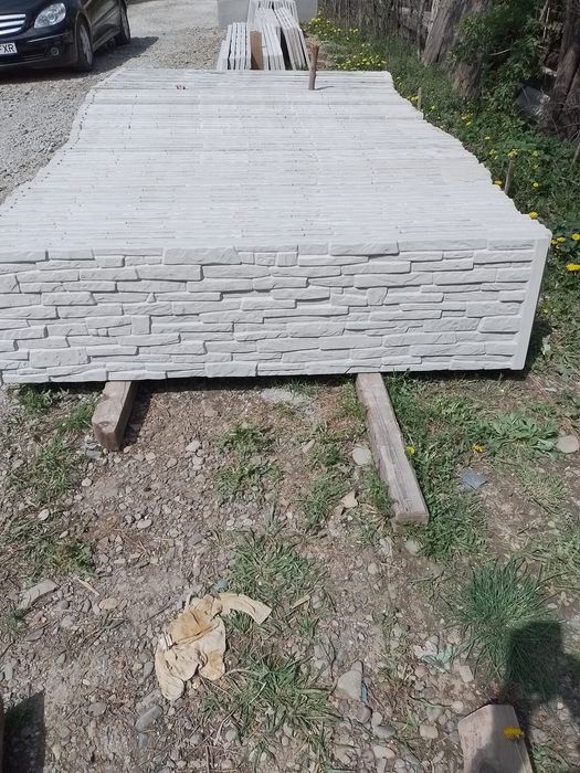 Gard din placi de beton Fălticeni .
