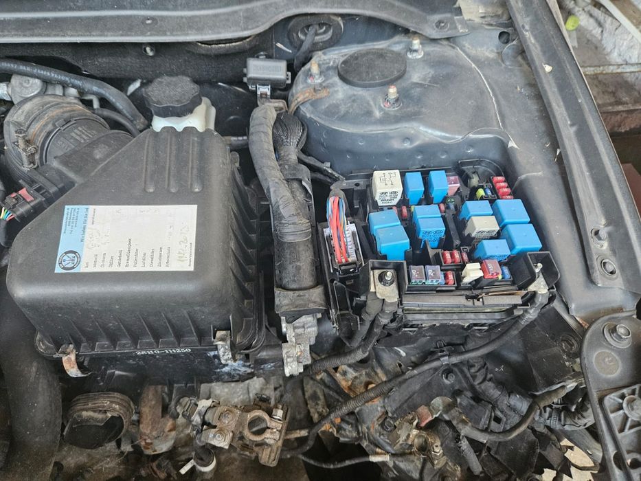 Kia, Ceed, 2010] – avariată frontal, motor funcțional