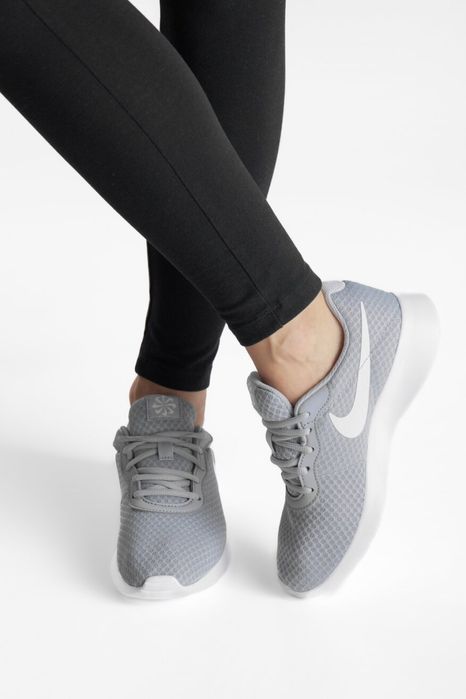 NIKE дамски маратонки 40 размер