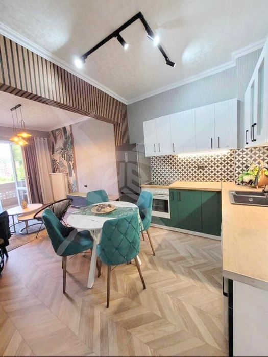 Продава се Тристаен апартамент в Пловдив, Кършияка - 75 кв.м за 1900 €/кв.м - Снимка #2